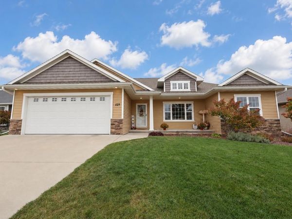 529 PEBBLESTONE CIRCLE, Hobart, WI 54155