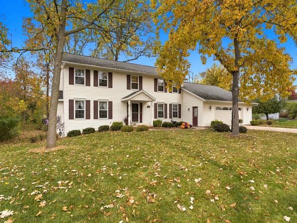 1730 SURREY TRAIL, Green Bay, WI 54313
