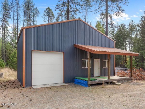 252 Hummingbird LN , Blanchard, ID 83804