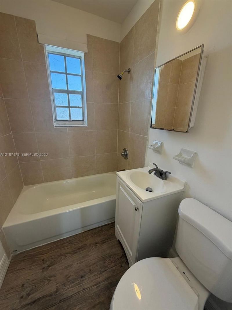 1510 NW 68th St , Unit 6, Miami, FL 33147 Photo