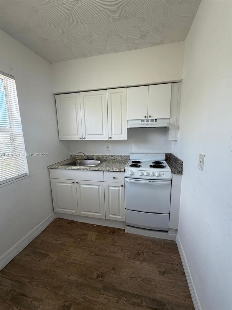 1510 NW 68th St , Unit 6, Miami, FL 33147 Photo