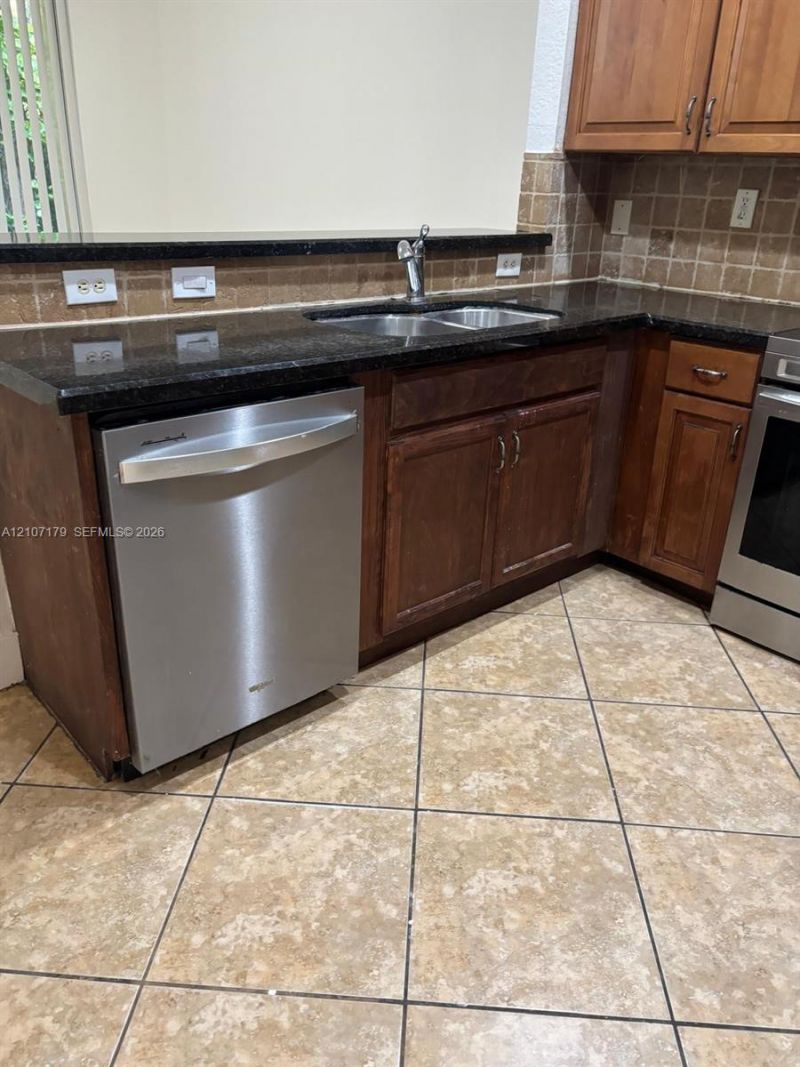 21221 NW 14th Pl, Unit 4-23, Miami Gardens, FL 33169 Photo