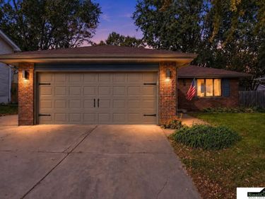 6127 NW 9 Street, Lincoln, NE 68521