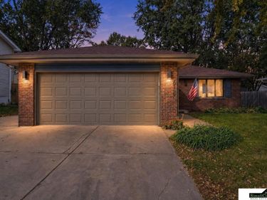 6127 NW 9 Street, Lincoln, NE 68521