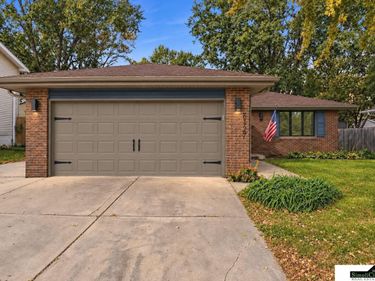 6127 NW 9 Street, Lincoln, NE 68521
