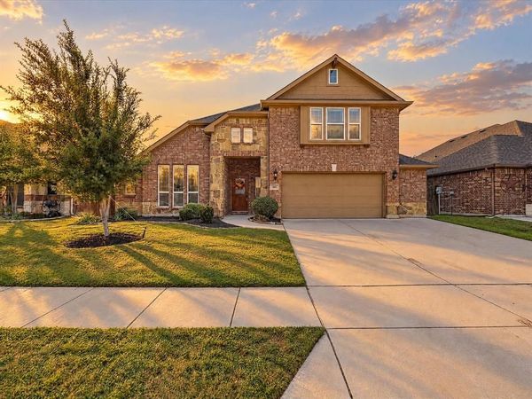 909 Longhorn Drive, Aubrey, TX 76227