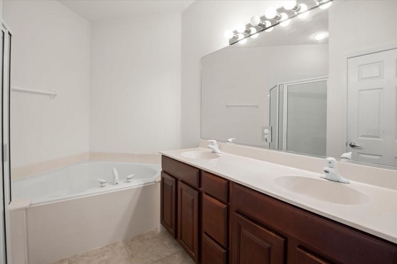 7002 Prosperity Circle , Unit 701, Sarasota, FL 34238 Photo