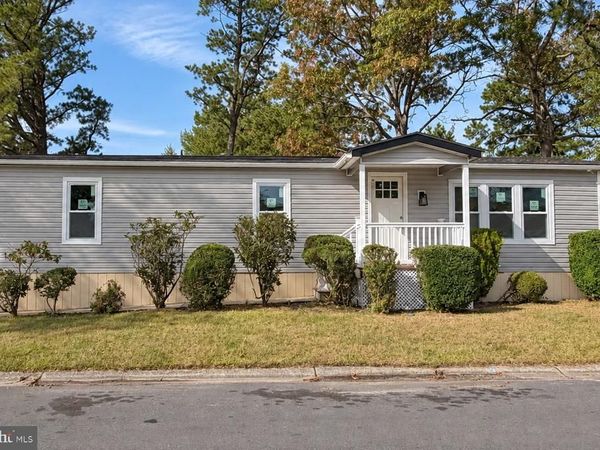 3 SUSAN DRIVE, BARNEGAT, NJ 08005