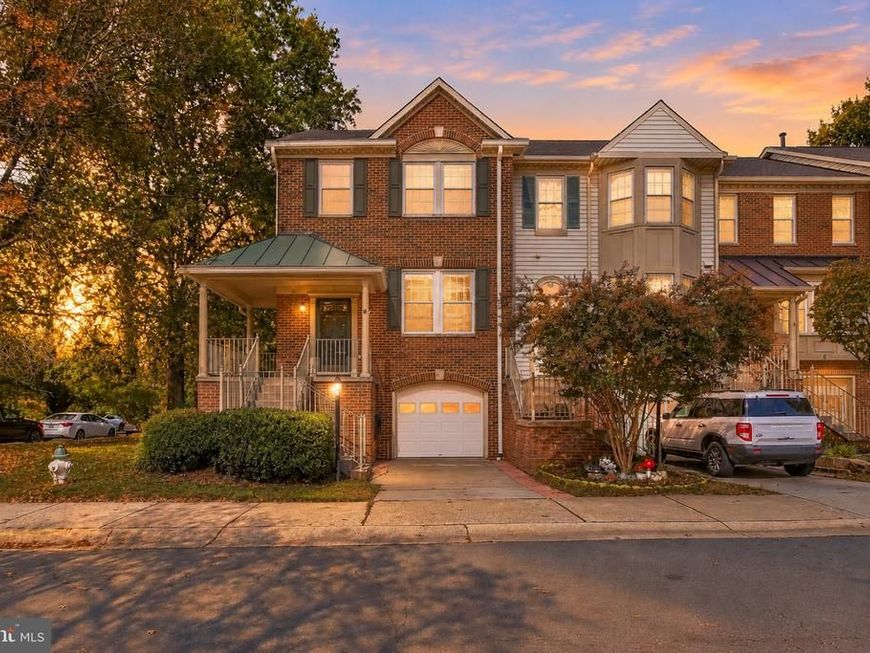 2 Beacon Hill Way, Gaithersburg, MD 20878 Main Photo