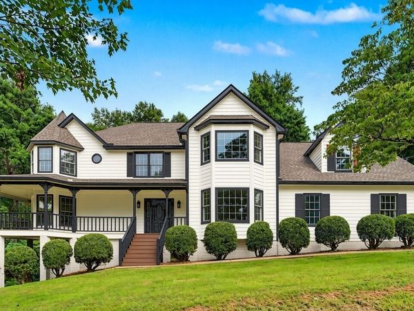 228 Nacoochee Drive, Woodstock, GA 30188
