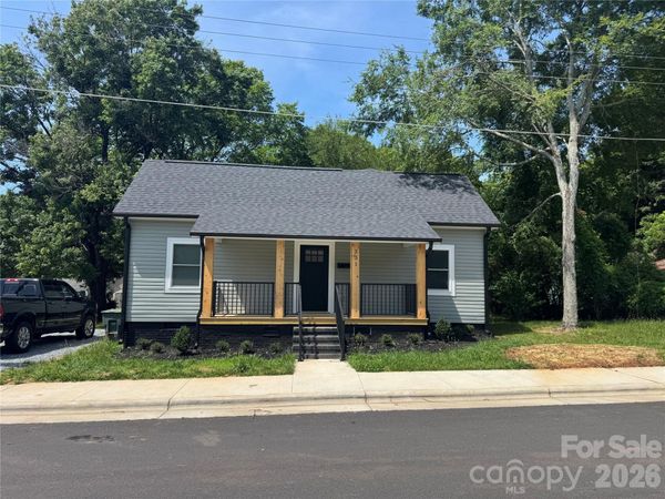331 E Lowrance Avenue , Mooresville, NC 28115
