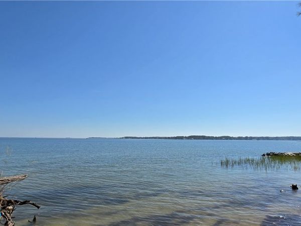 816 Ship Point Road , Yorktown, VA 23692