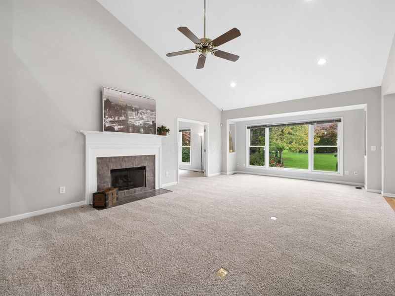 6161 Heritage Lakes Drive, Hilliard, OH 43026 Photo 3