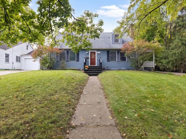 804 Roosevelt Road , Woodstock, IL 60098