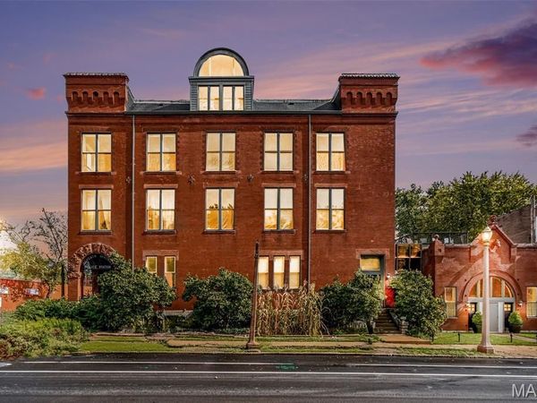 3556 Magnolia Avenue , Unit 302, St Louis, MO 63118
