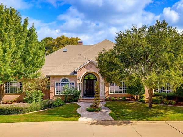 7012 Saucon Valley Drive , Fort Worth, TX 76132