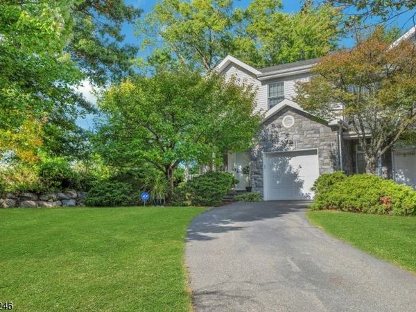 84 Emily Pl, Parsippany-Troy Hills, NJ 07054