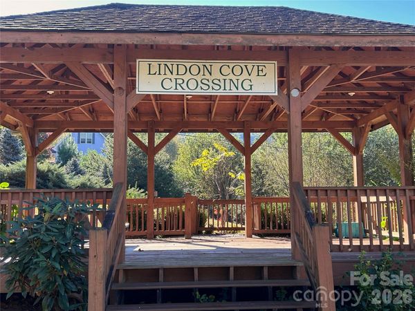 100 S Lindon Cove Road , Candler, NC 28715