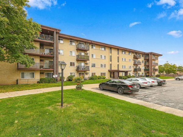 535 S Cleveland Avenue, Unit 305, Arlington Heights, IL 60005