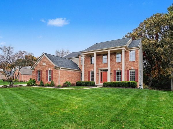 2358 Arbor Tree Court SE, Grand Rapids, MI 49546