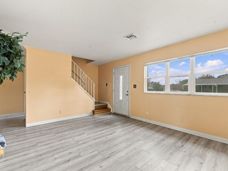 1670 Striebel Road , Columbus, OH 43227 Photo 4