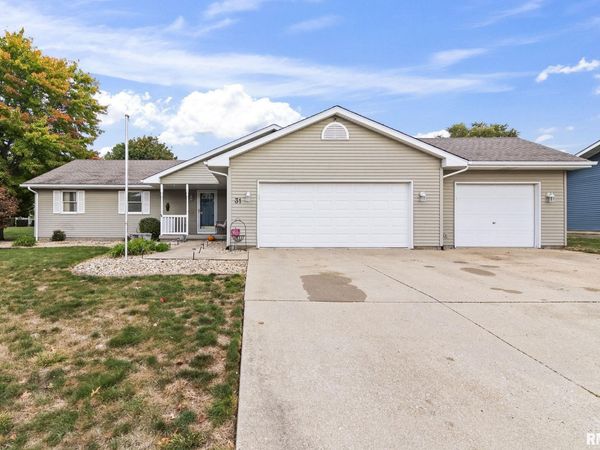 31 Whiting Drive, Divernon, IL 62530