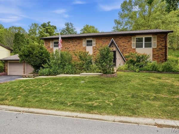 59 Glendale Drive , Glen Carbon, IL 62034
