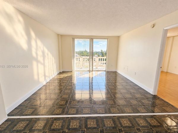 15600 NW 7th Ave, Unit 704, Miami, FL 33169