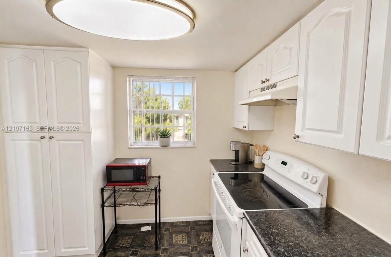 15600 NW 7th Ave, Unit 704, Miami, FL 33169 Photo