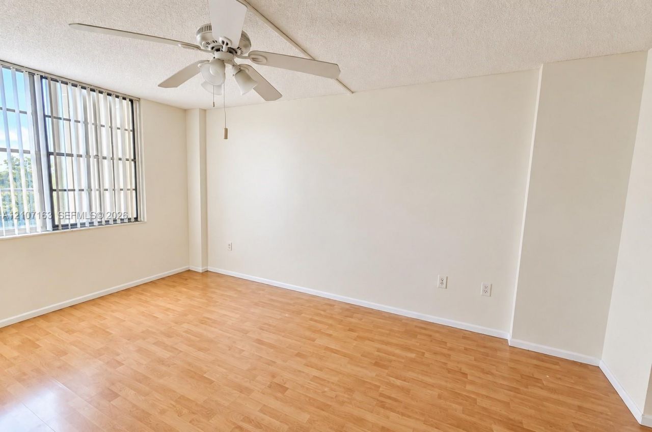 15600 NW 7th Ave, Unit 704, Miami, FL 33169 Photo
