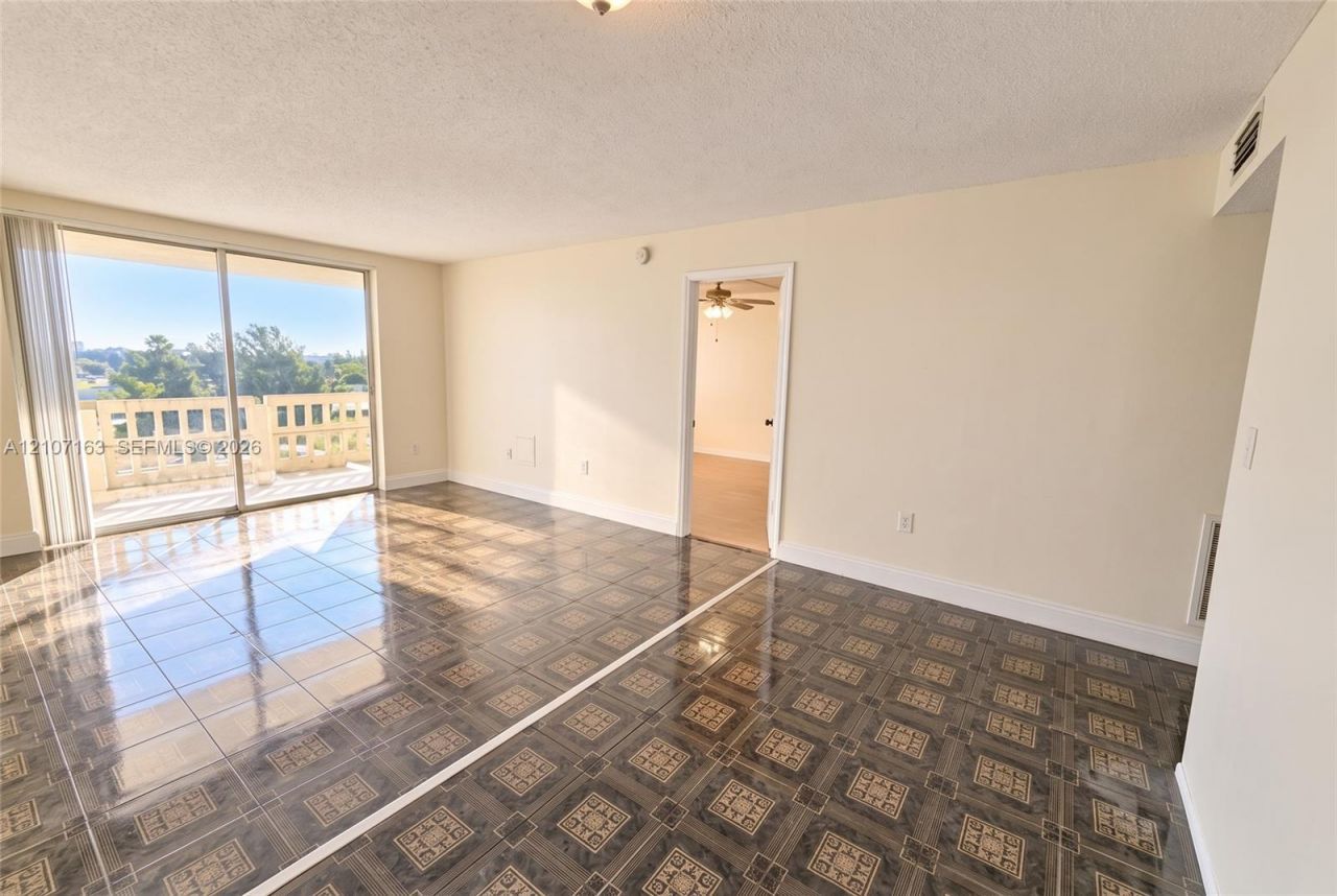 15600 NW 7th Ave, Unit 704, Miami, FL 33169 Photo