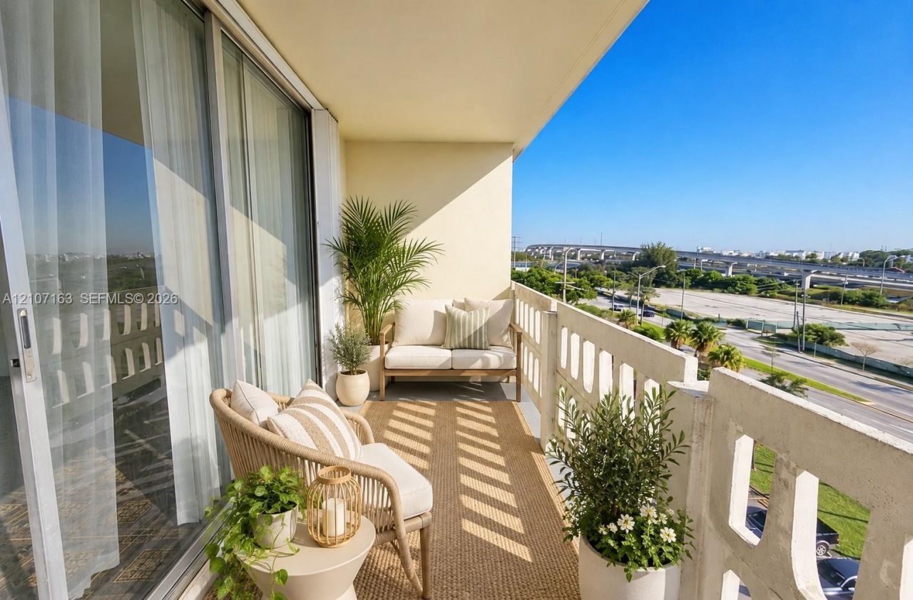 15600 NW 7th Ave, Unit 704, Miami, FL 33169 Photo