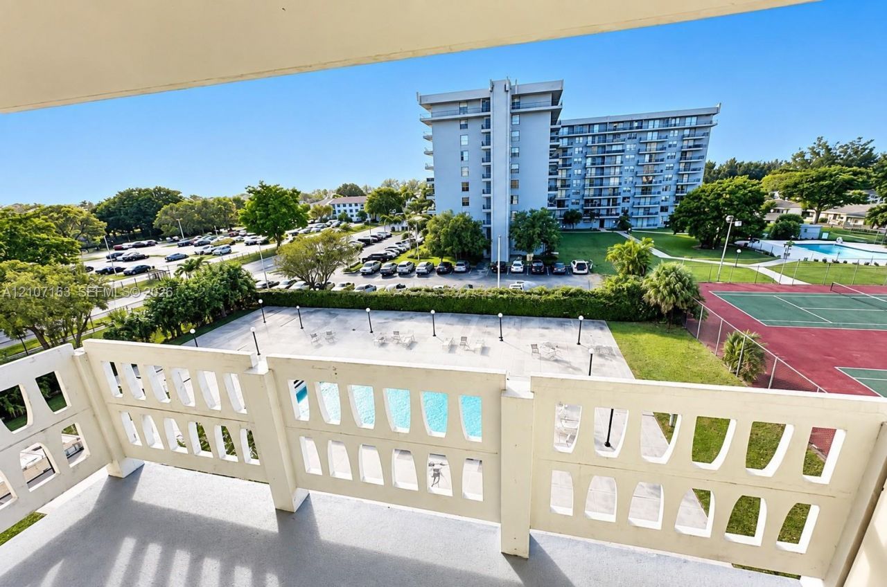 15600 NW 7th Ave, Unit 704, Miami, FL 33169 Photo