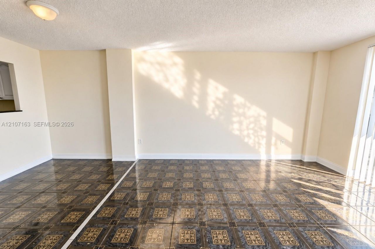 15600 NW 7th Ave, Unit 704, Miami, FL 33169 Photo