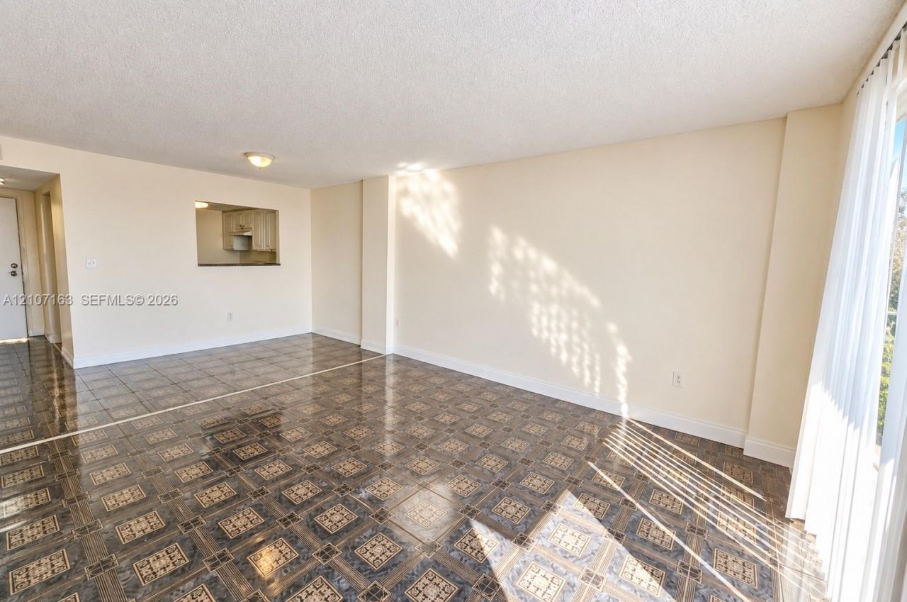 15600 NW 7th Ave, Unit 704, Miami, FL 33169 Photo