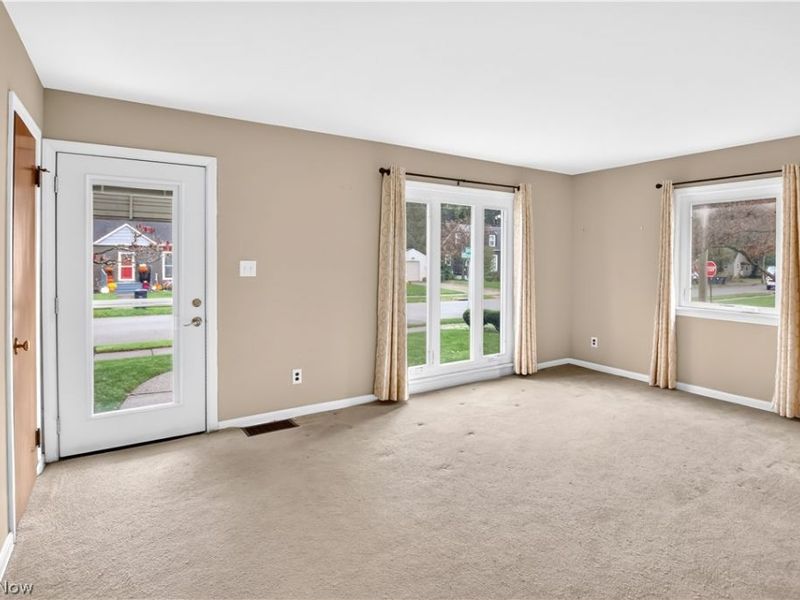 240 Idlewild Street, Akron, OH 44313 Photo 9