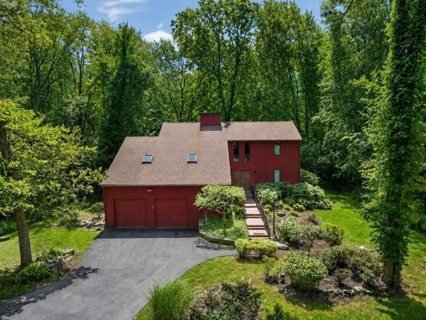 9 Running Stream Rd, Rehoboth, MA 02769
