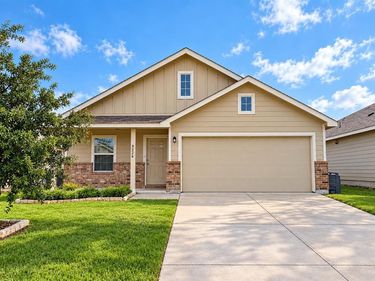 9226 Summerlee Street , Dallas, TX 75227