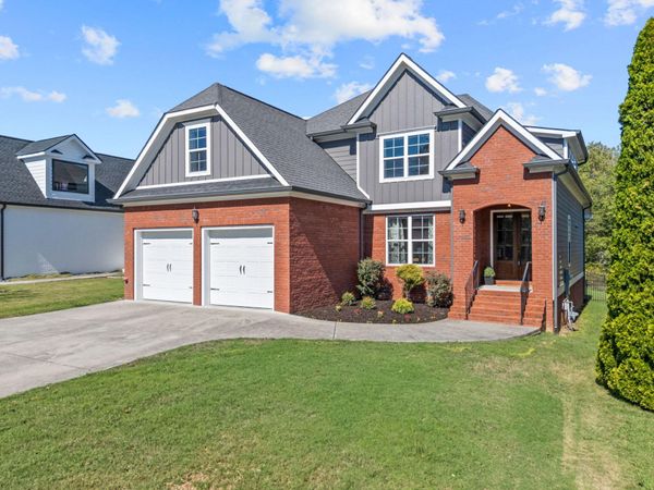 8123 Savannah Bay Drive, Ooltewah, TN 37363