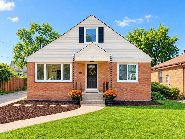 427 Holly Court , Villa Park, IL 60181