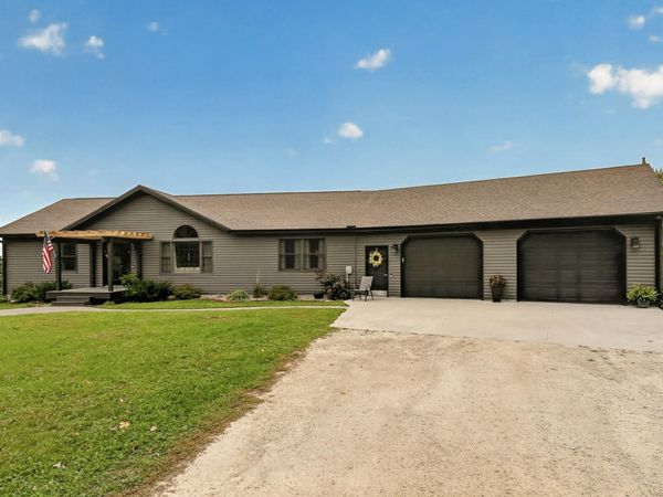 54917 280th Avenue , Pine Island, MN 55963
