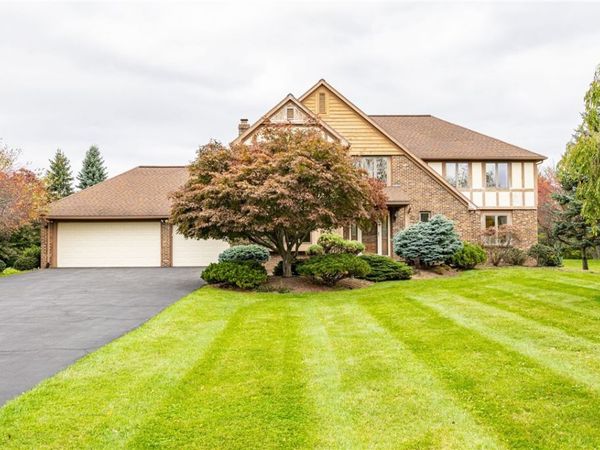 816 Garnsey Road, Fairport, NY 14450