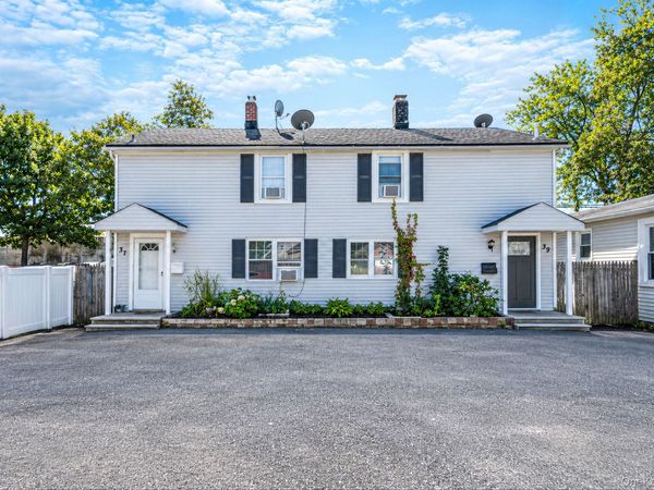 37-39 Funaro Court , Patchogue, NY 11772