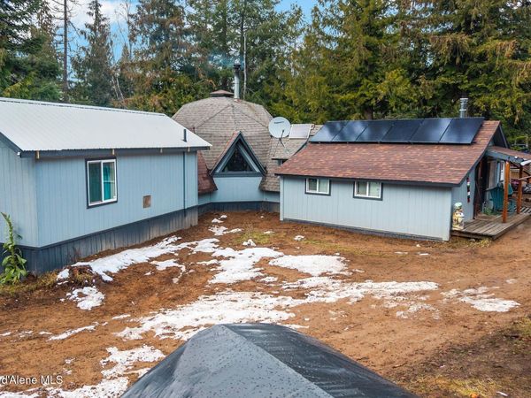 762 High RD , Sandpoint, ID 83864