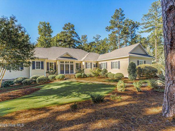 43 Ridgeland Street, Pinehurst, NC 28374