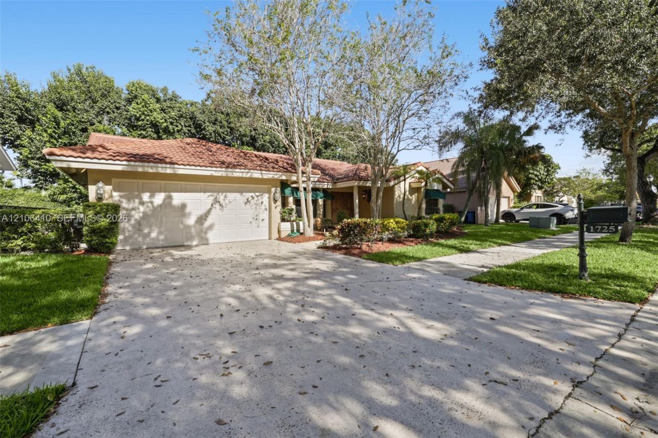 1725 Lakeshore Cir , Weston, FL 33326 Photo
