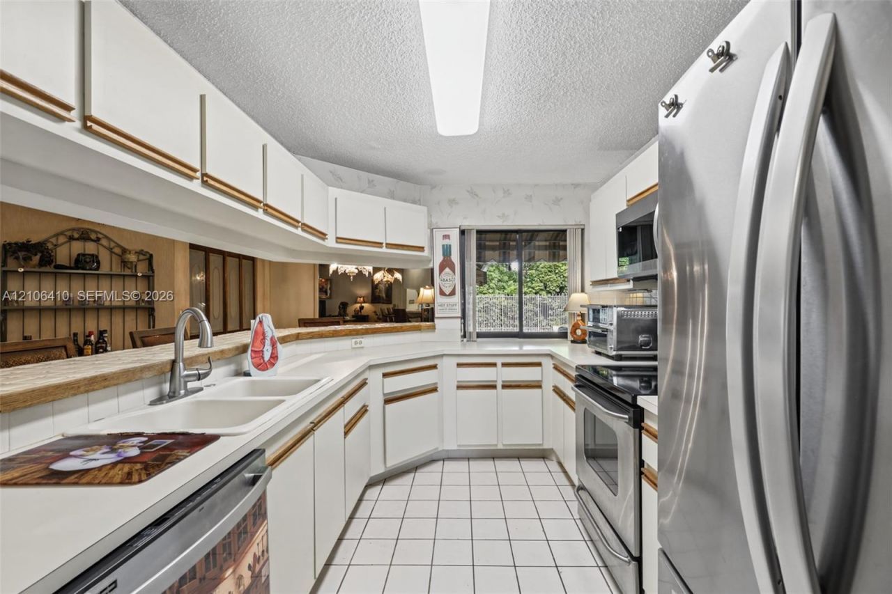 1725 Lakeshore Cir , Weston, FL 33326 Photo