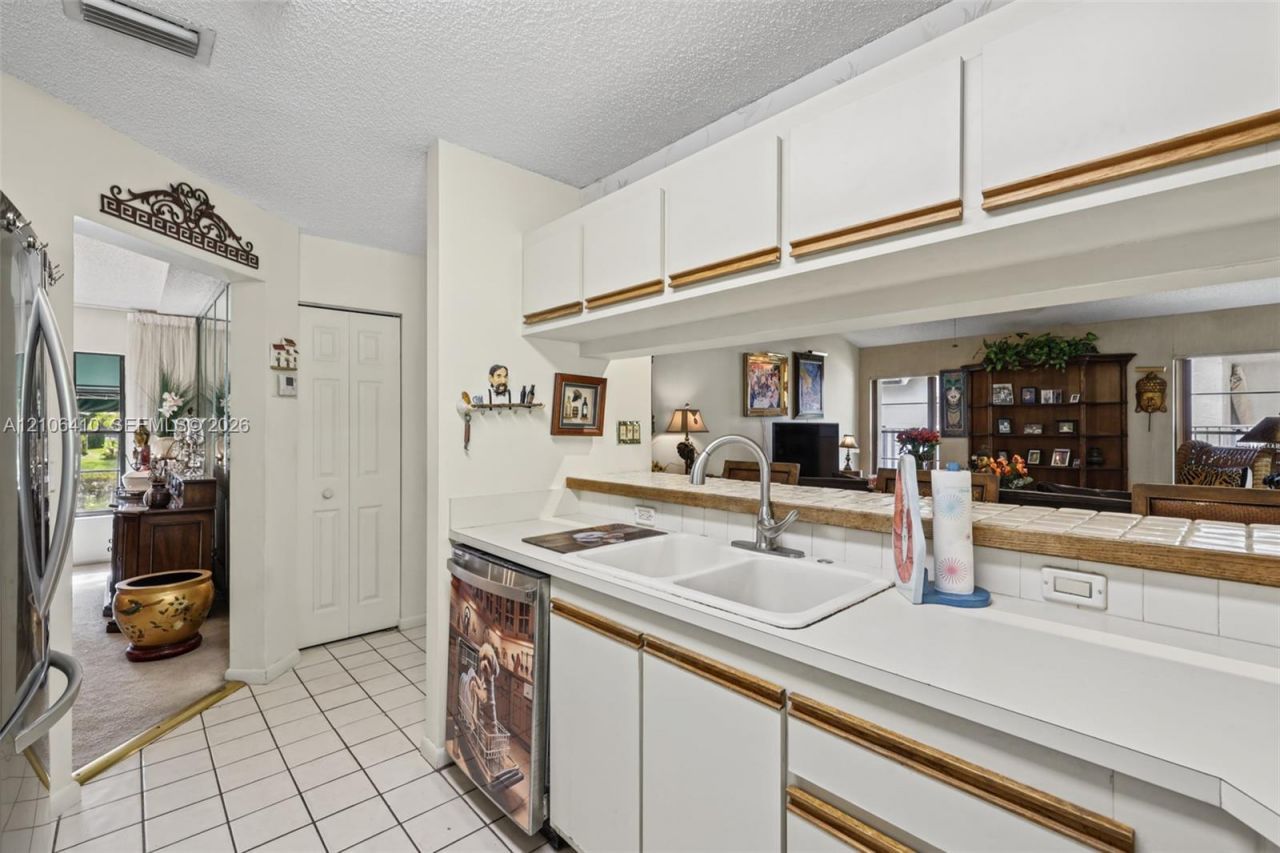 1725 Lakeshore Cir , Weston, FL 33326 Photo