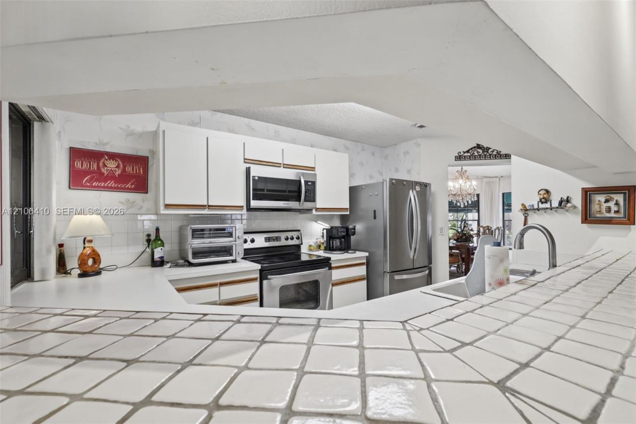 1725 Lakeshore Cir , Weston, FL 33326 Photo