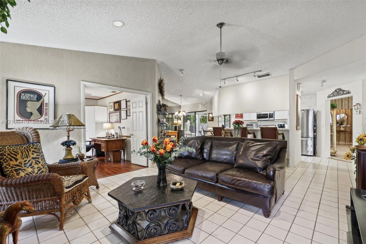1725 Lakeshore Cir , Weston, FL 33326 Photo